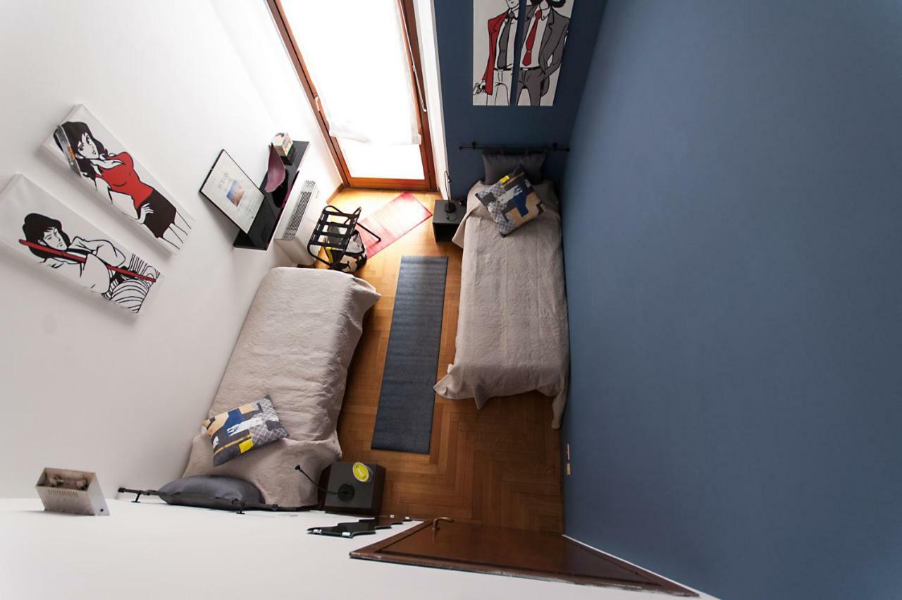 Fancy Blue Duomo Duplex Apartement Milan Bagian luar foto