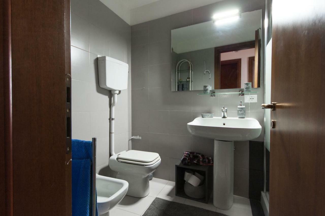 Fancy Blue Duomo Duplex Apartement Milan Bagian luar foto