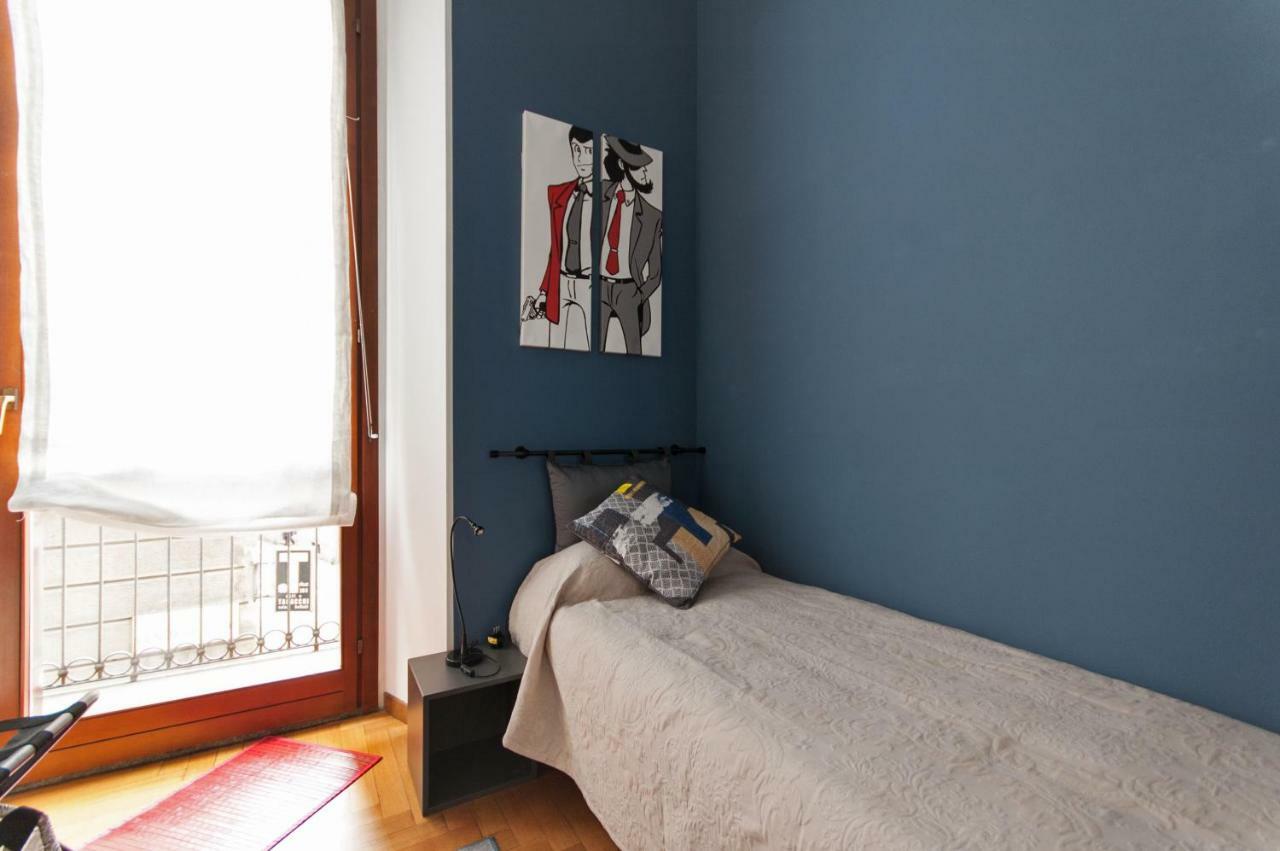 Fancy Blue Duomo Duplex Apartement Milan Bagian luar foto