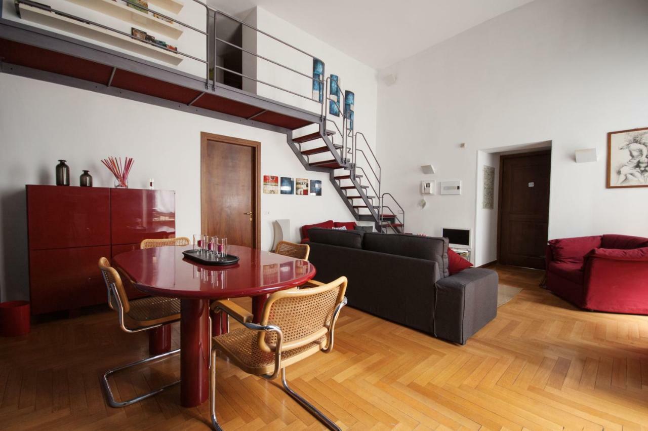 Fancy Blue Duomo Duplex Apartement Milan Bagian luar foto