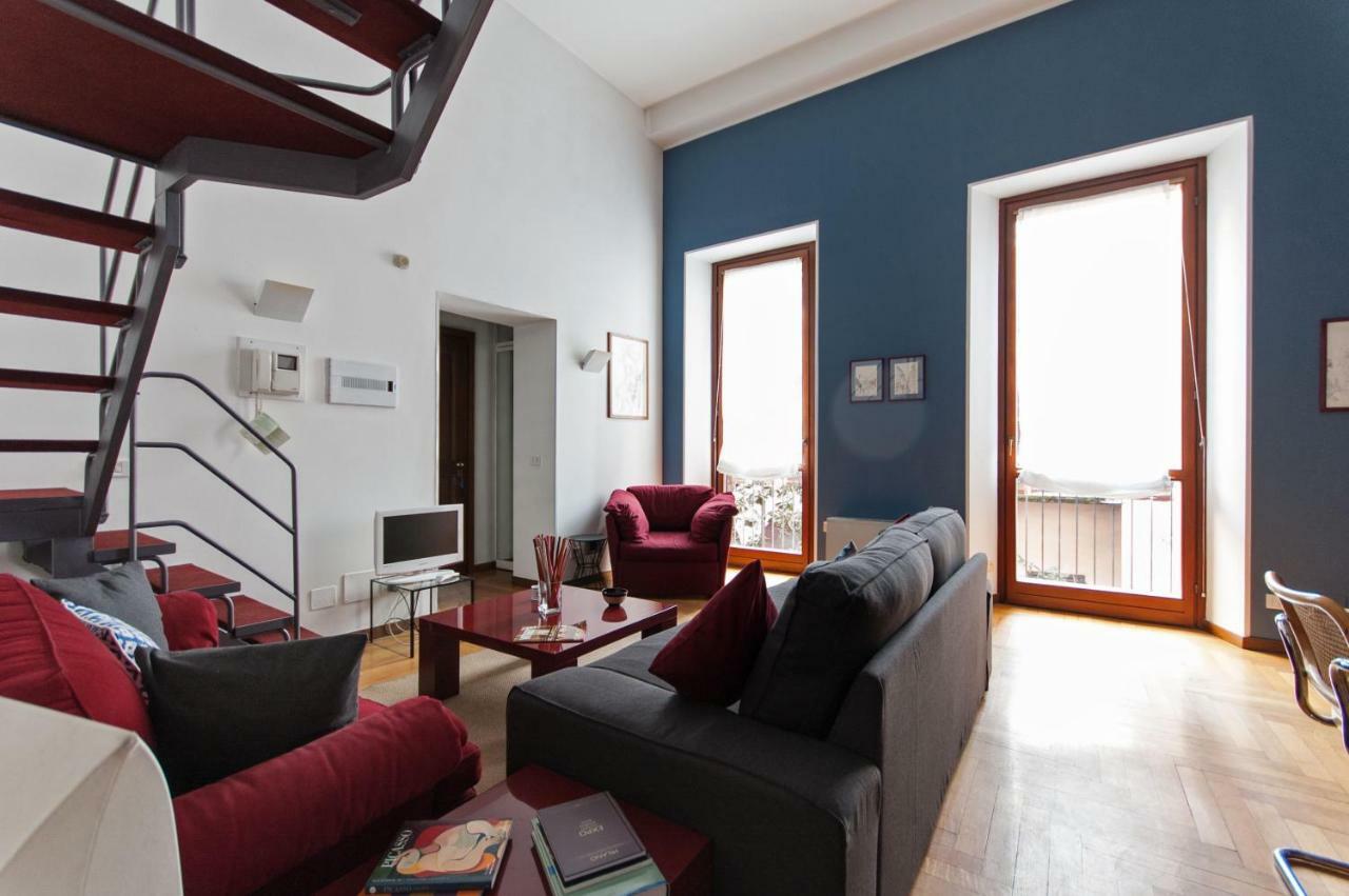 Fancy Blue Duomo Duplex Apartement Milan Bagian luar foto